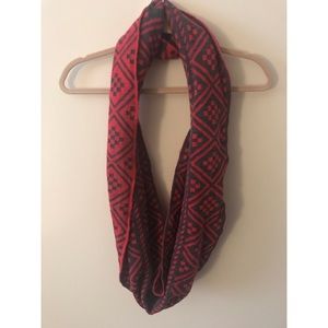 American Eagle scarf